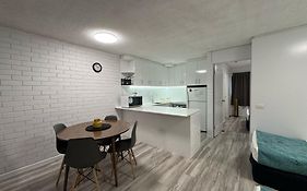 Trickett Gardens Holiday Inn